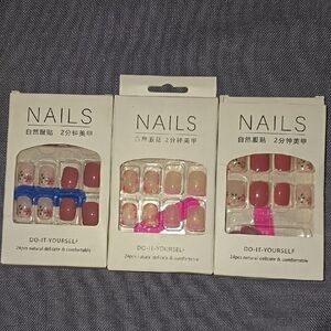 3 DIY Press-On Nail Sets in Pink & Cream with Floral Design